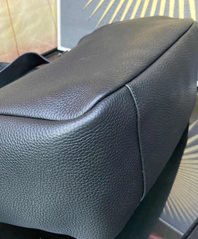 Saint Laurent Bea Tote In Grained Leather Black